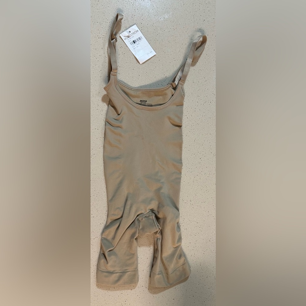 SKIMS Shapewear Mid Thigh Bodysuit No Seam Ochre Beige NWT